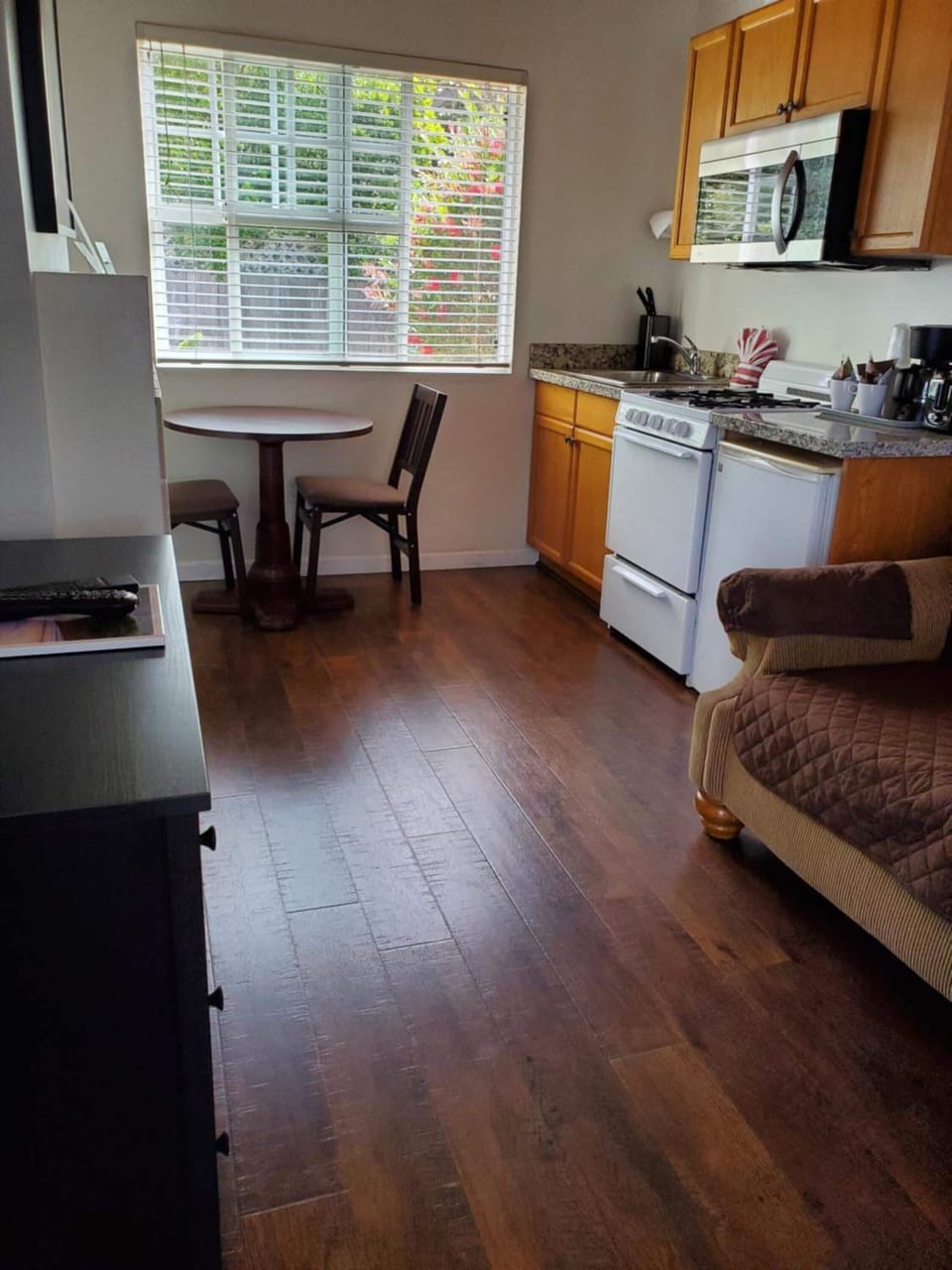 Deluxe Room, 2 Double Beds | Private kitchen | Fridge, microwave, coffee/tea maker, toaster