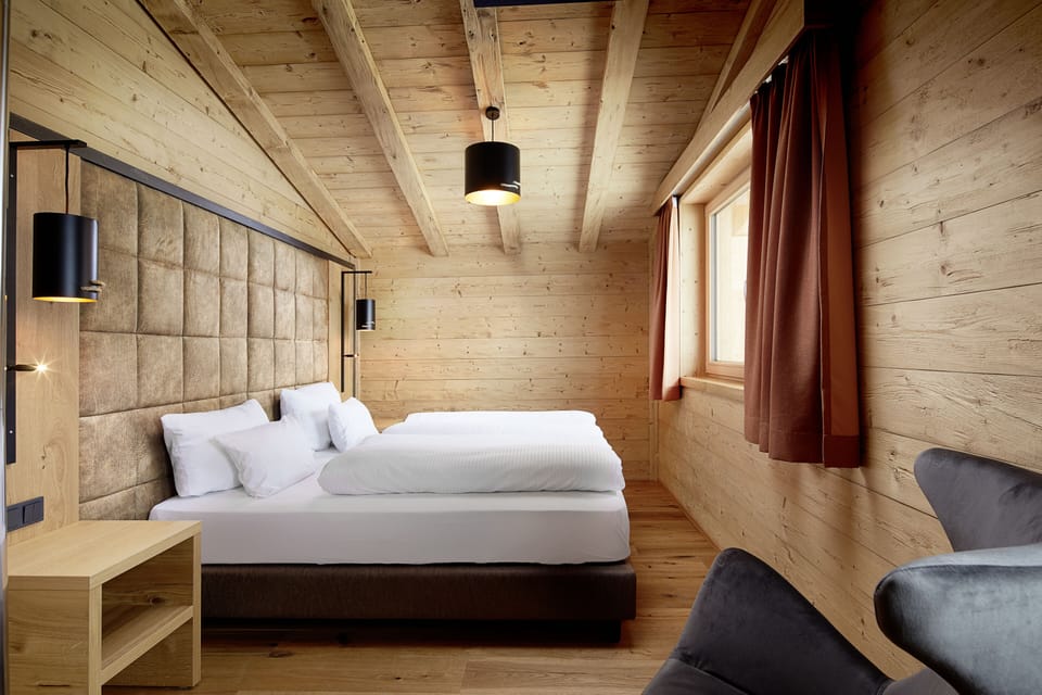 Comfort Chalet, 2 Bedrooms, Mountain View | In-room safe, free cribs/infant beds, free WiFi, bed sheets