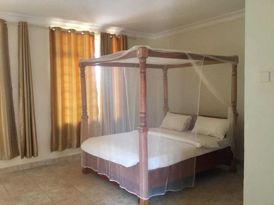 Desk, iron/ironing board, rollaway beds, bed sheets