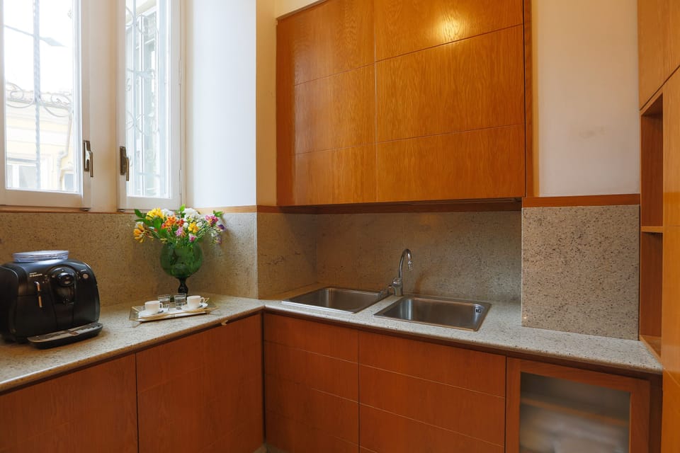 Apartment, 3 Bedrooms | Private kitchen | Fridge, microwave, oven, stovetop