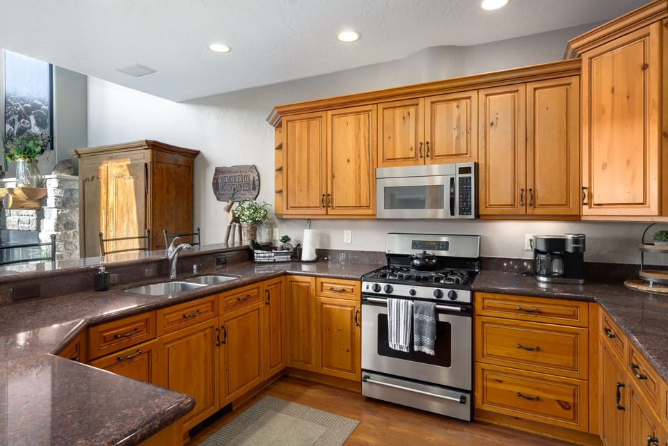All the cooking essentials are provided in this fully stocked kitchen