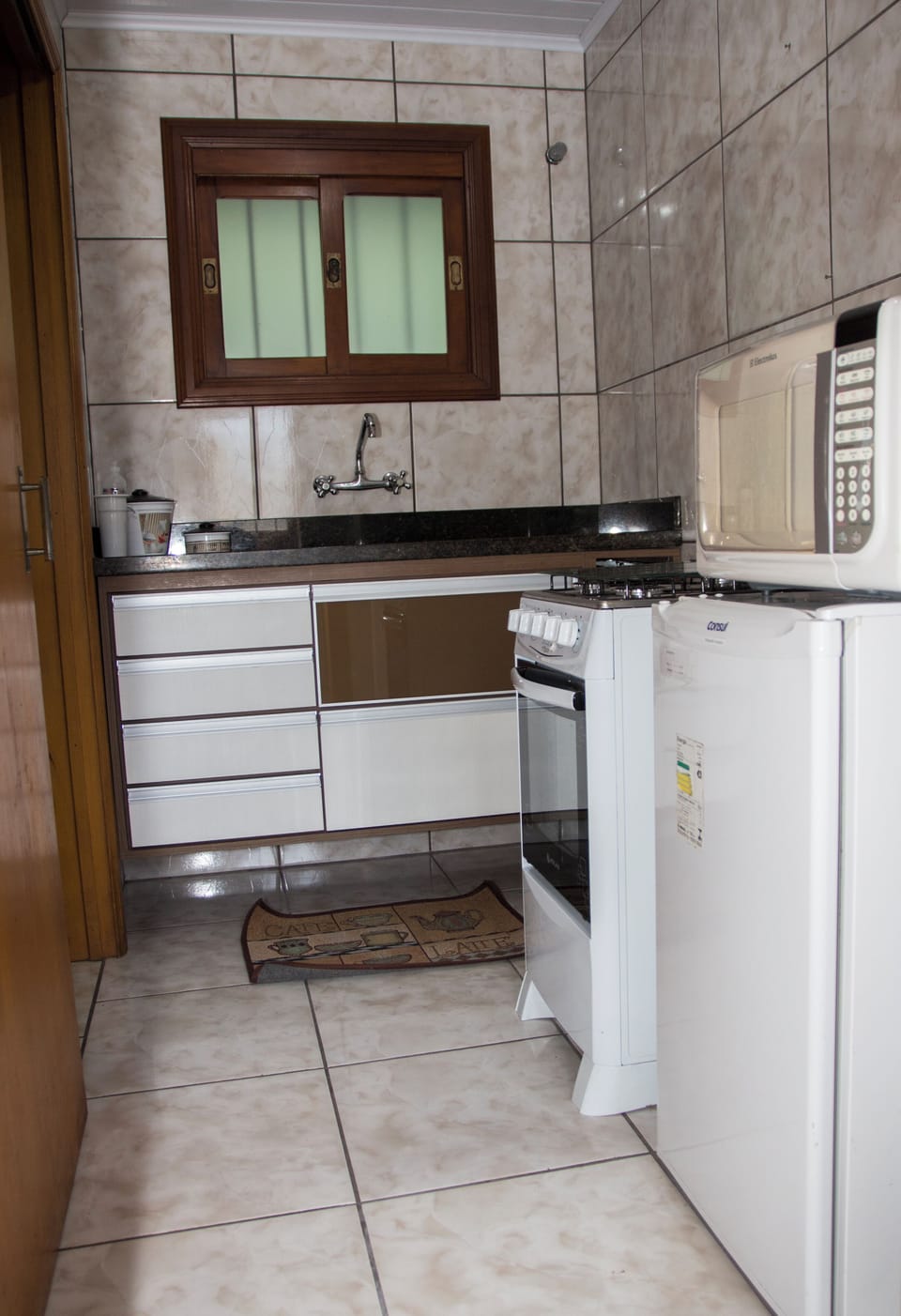 Classic Apartment, 1 Double Bed with Sofa bed, Non Smoking | Private kitchen | Microwave, cookware/dishes/utensils