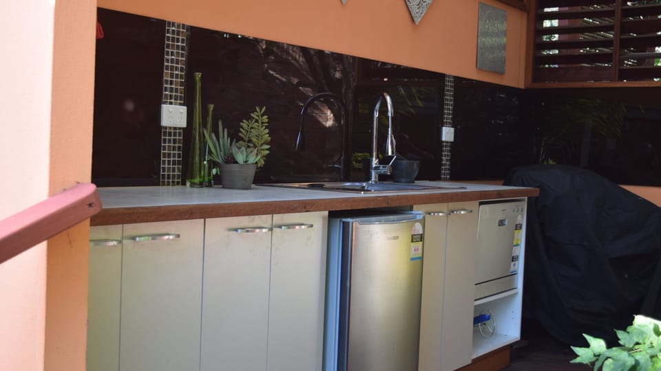 Outdoor kitchen