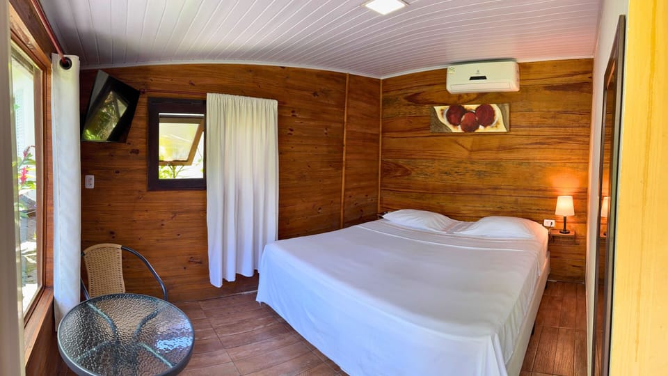 Basic Cabin | Iron/ironing board, free WiFi, bed sheets