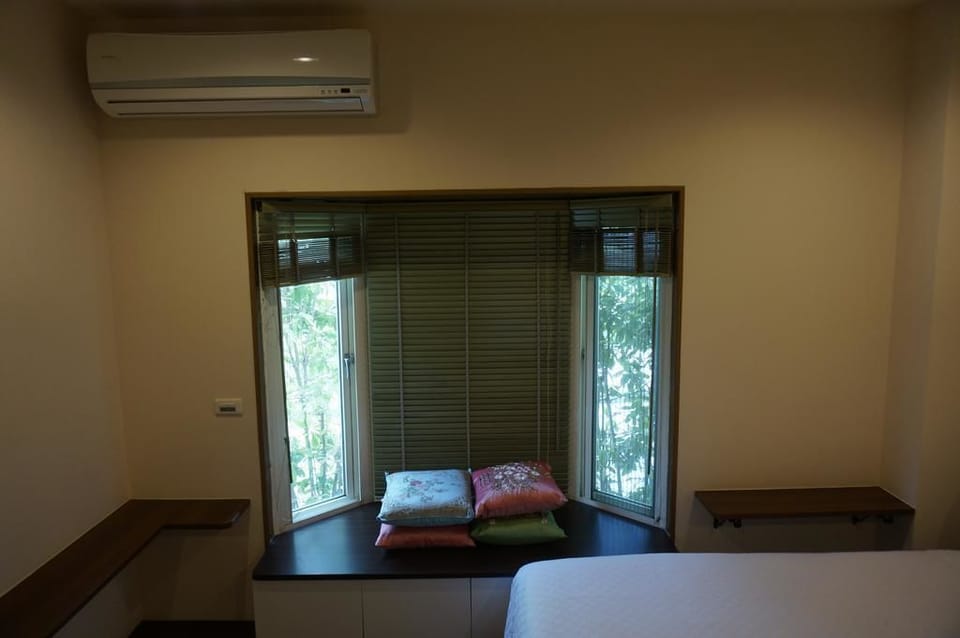 Quadruple Room | Desk, blackout drapes, soundproofing, free WiFi