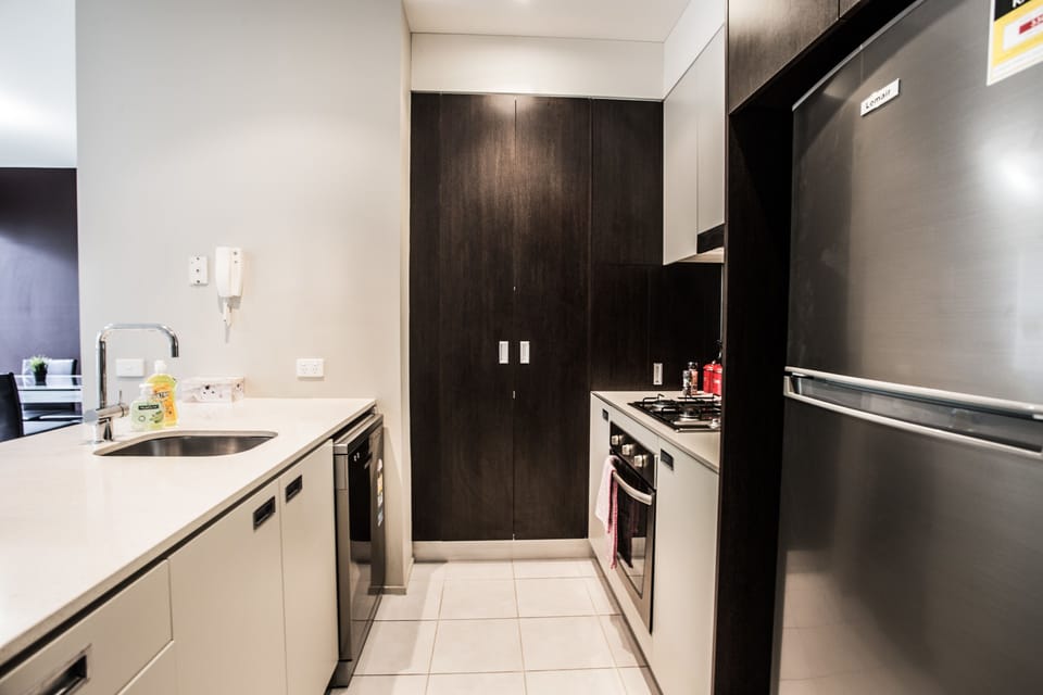 Standard Apartment, 2 Bedrooms, Non Smoking | Private kitchen | Fridge, microwave, oven, stovetop