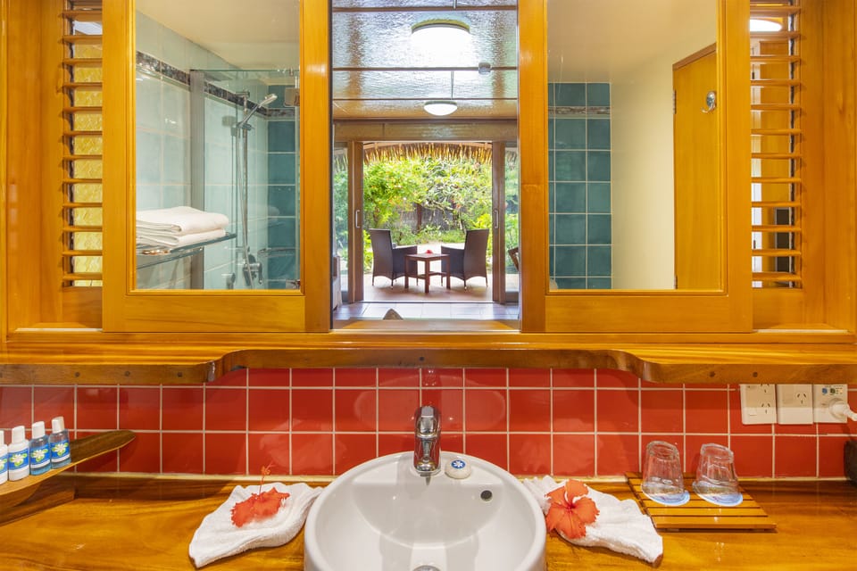 Bathroom sink