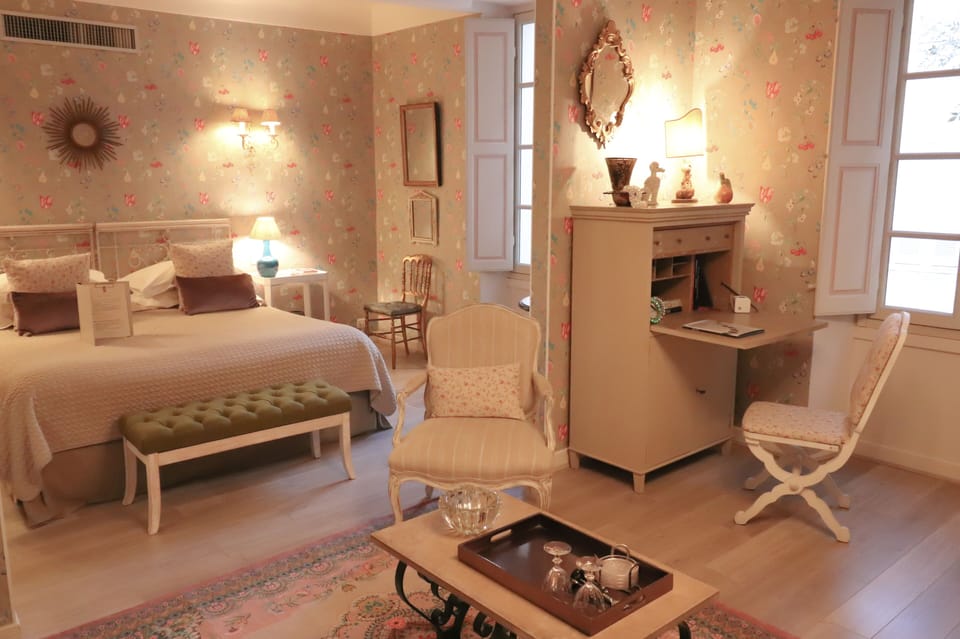 Double Room, 1 King Bed | Premium bedding, pillowtop beds, minibar, in-room safe