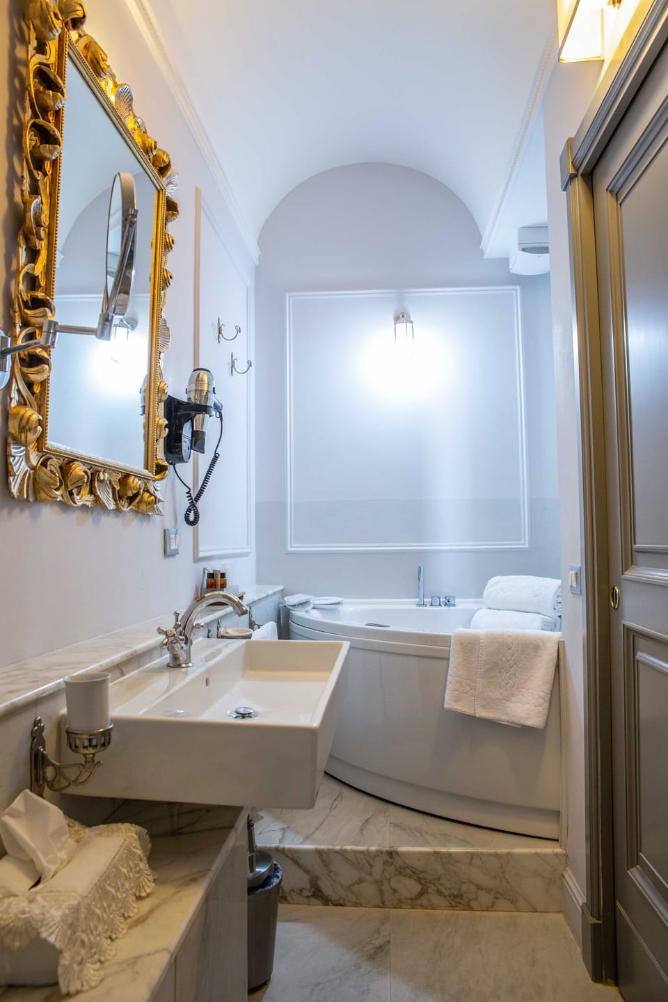 Free toiletries, hair dryer, bathrobes, slippers