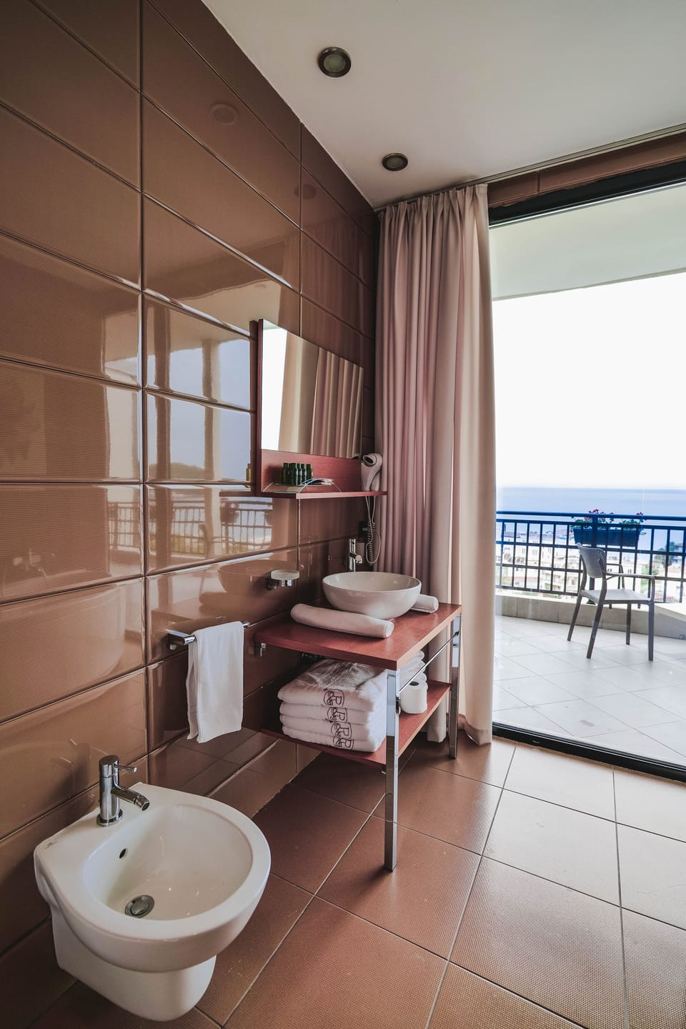 Presidental Suite with Sea View | Bathroom | Shower, hair dryer, bathrobes, slippers