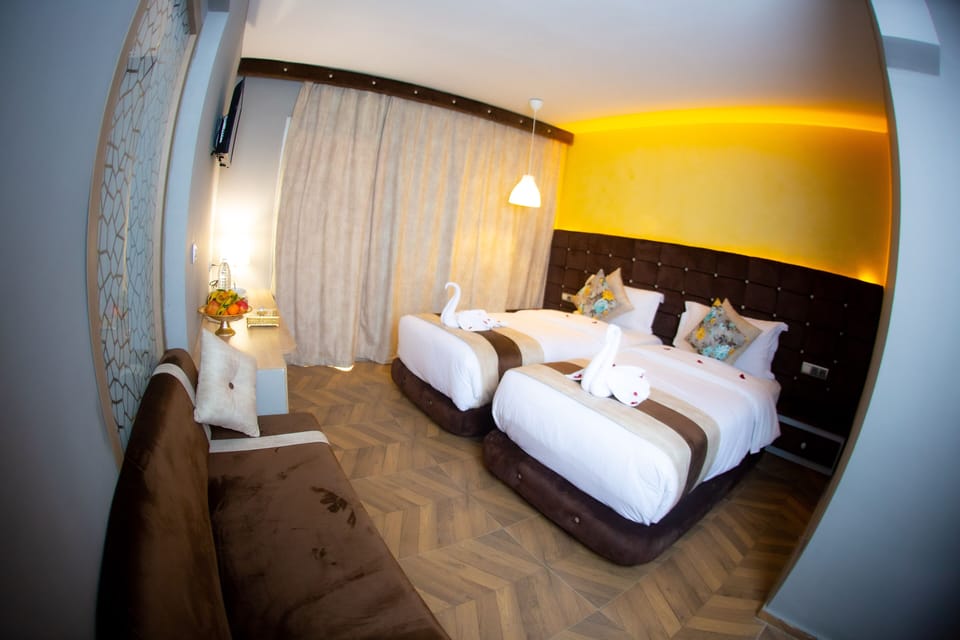 Double Room | Minibar, in-room safe, laptop workspace, soundproofing