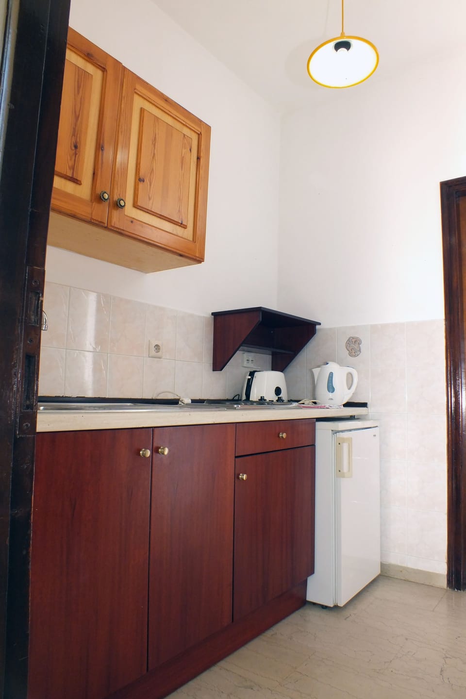 Studio | Private kitchenette | Fridge, stovetop, coffee/tea maker, electric kettle