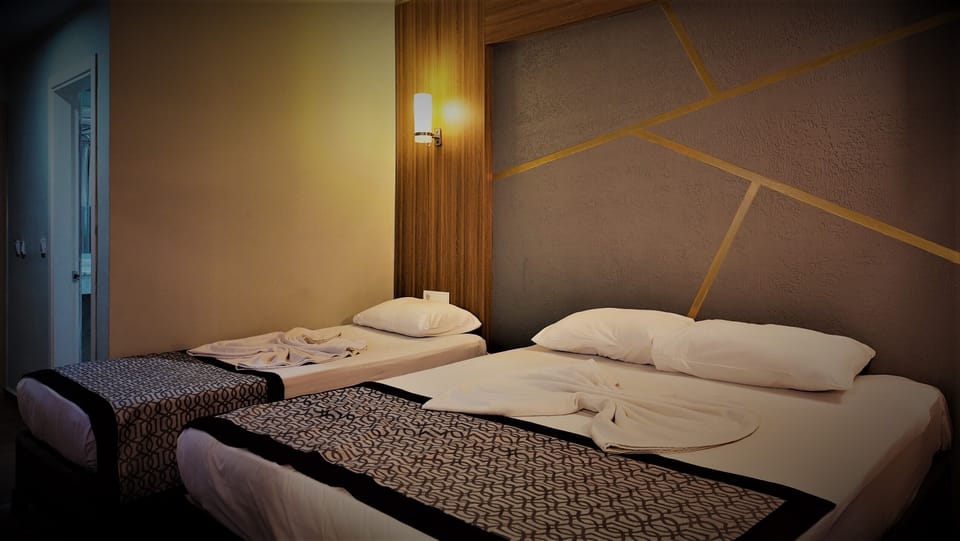 Minibar, blackout drapes, soundproofing, free WiFi