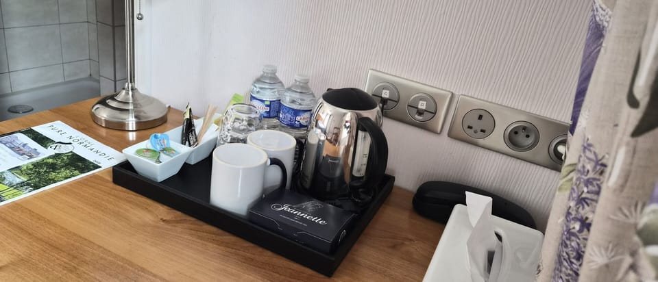 Desk, free cribs/infant beds, free WiFi, bed sheets
