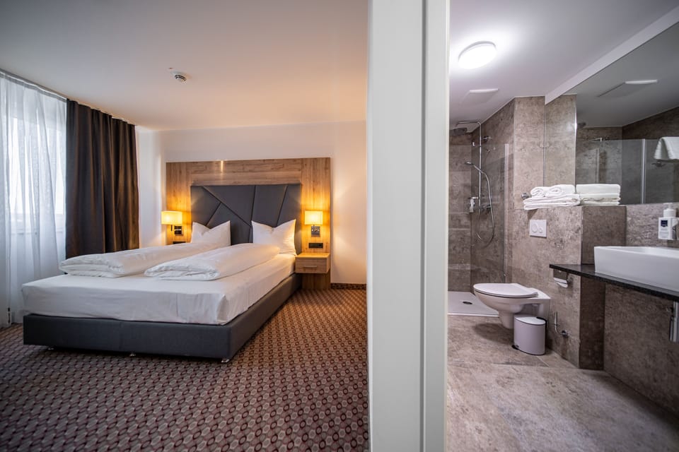 Comfort Double Room | Desk, laptop workspace, iron/ironing board, free WiFi