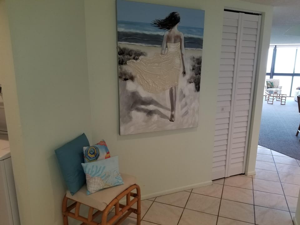 Foyer - Entry to Washer/Dryer, Powder Room