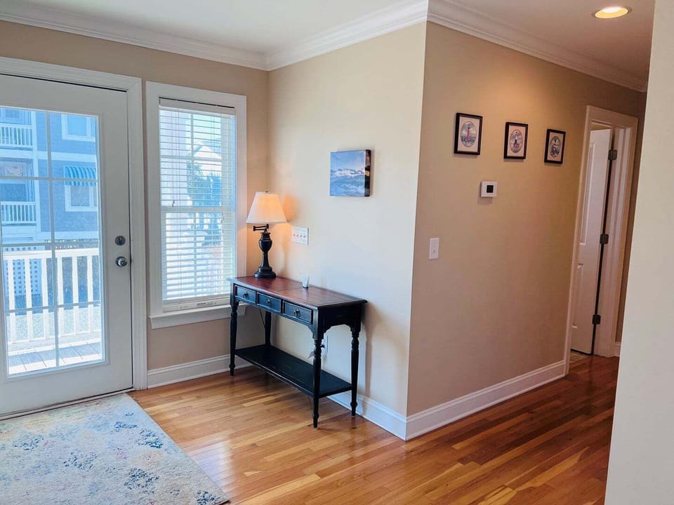 Lower Level Entrance And Laundry Area