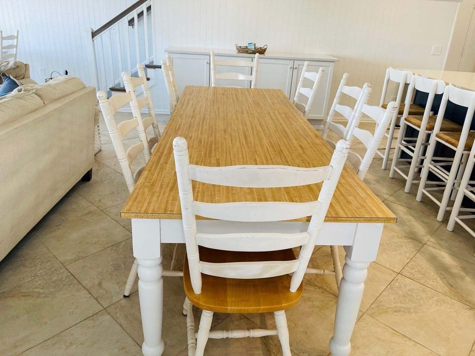 Lower Level Dining Area