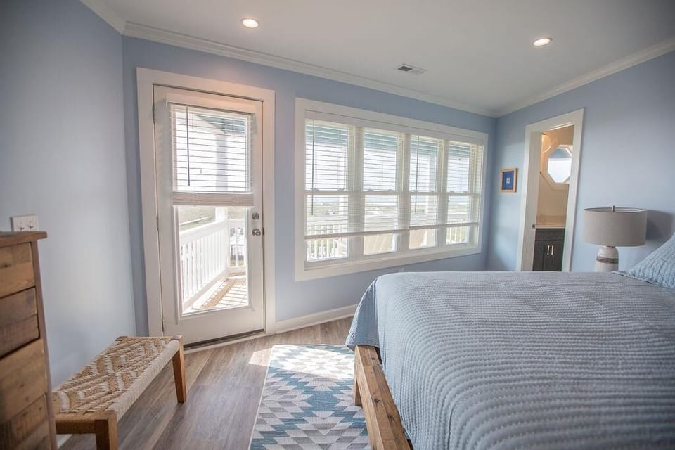 Upstairs Oceanside Bedroom