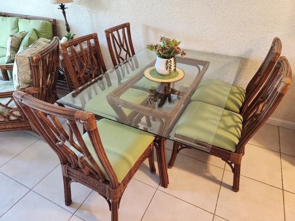 Dining Room, enjoy a meal while watching & listening to the ocean