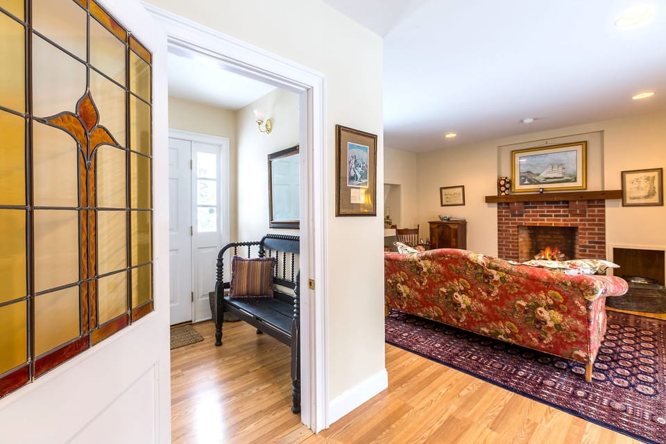 Cozy and clean, Blue Door Farm, Vermont 8BR