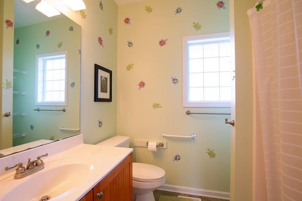 Lower Level Full Bath