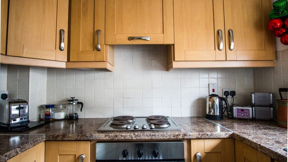 Fully Fitted Kitchen
