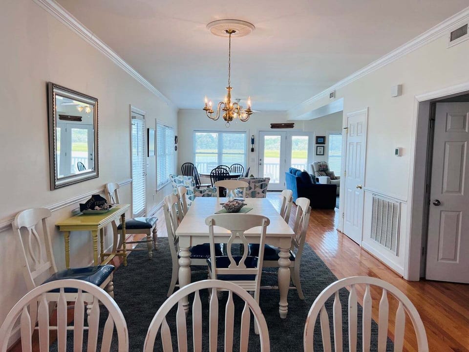 Dining Area to Living Area with Deck Door