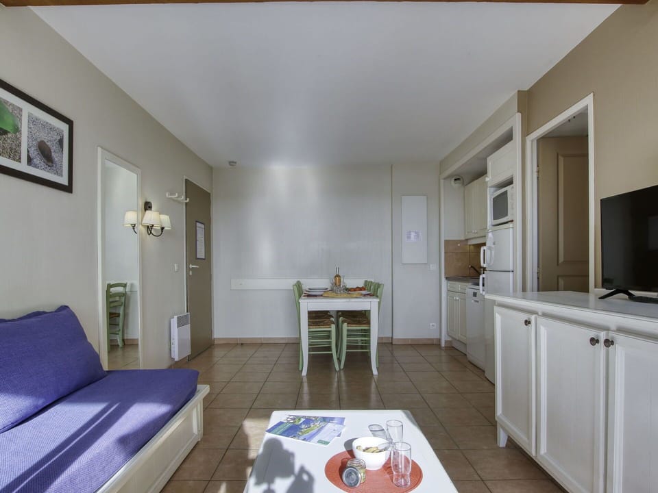 Table, Furniture, Property, Cabinetry, Couch, Picture Frame, Wood, Comfort, Drawer, Interior Design