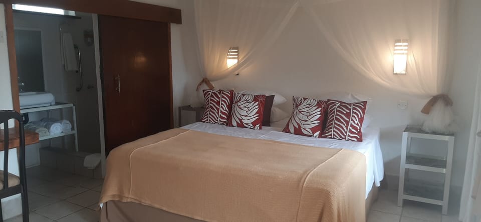 Double Room | Premium bedding, desk, blackout drapes, WiFi (free)