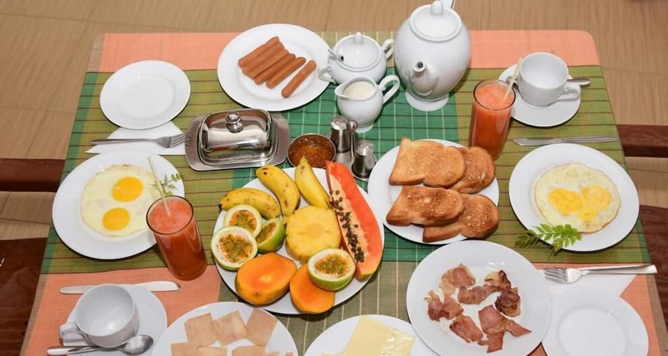Free daily English breakfast