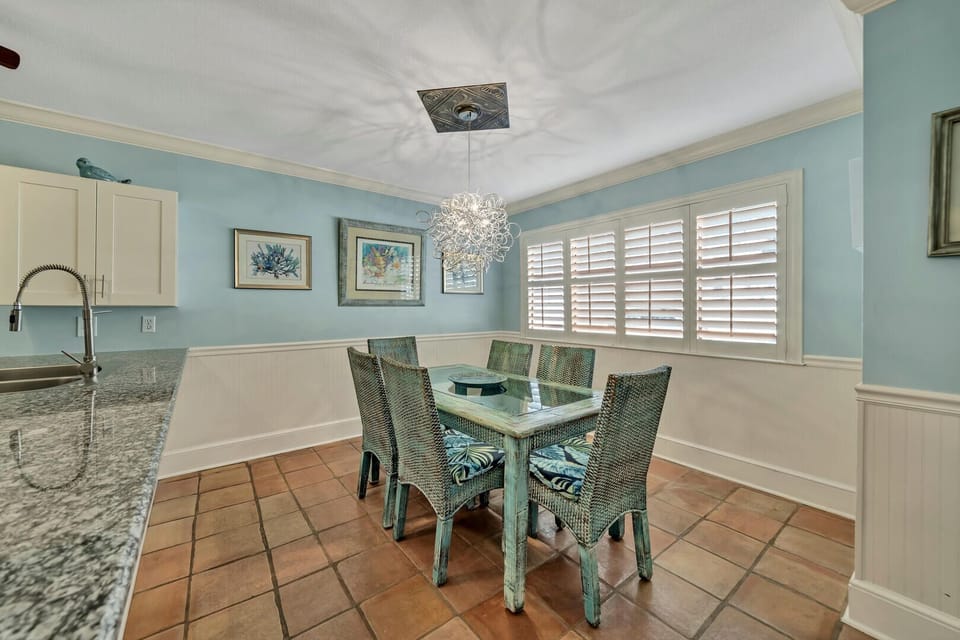 Dining Area With Seating For Six