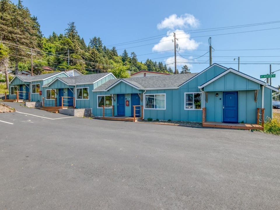Small Cozy - Reserved Parking