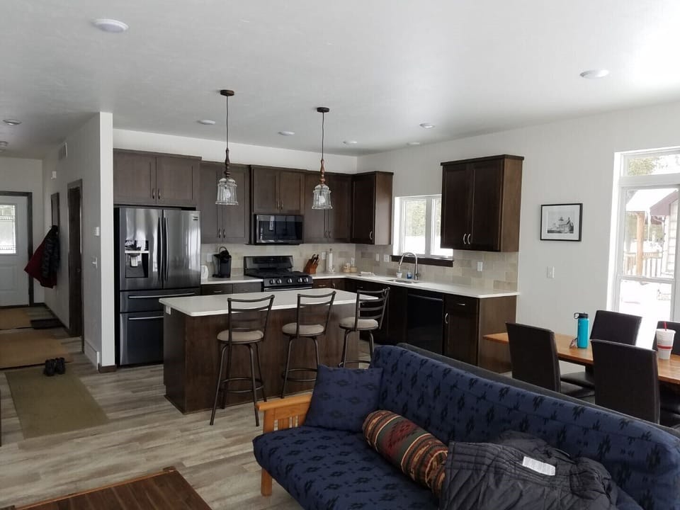 kitchen/island