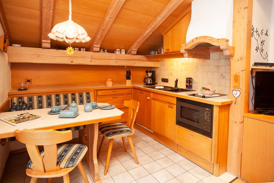 City Apartment, Mountain View | In-room dining
