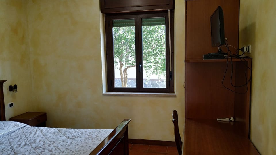 Double Room | Desk, free WiFi, wheelchair access