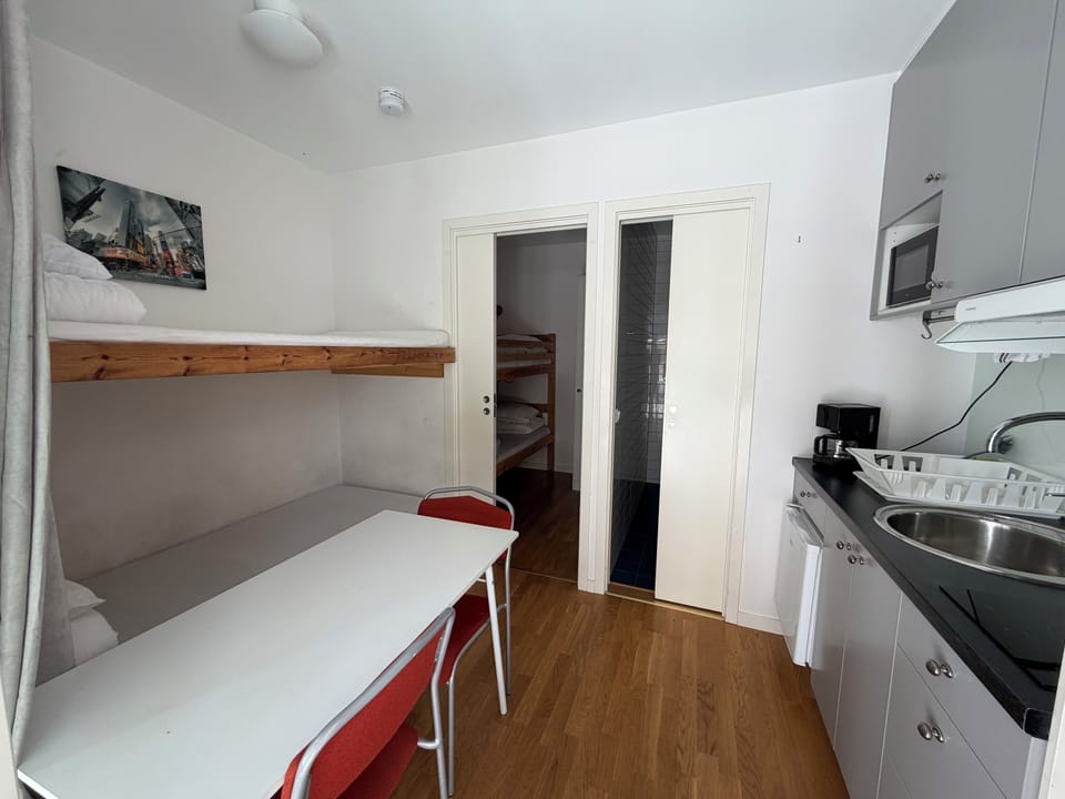 Standard Studio | Free WiFi, bed sheets