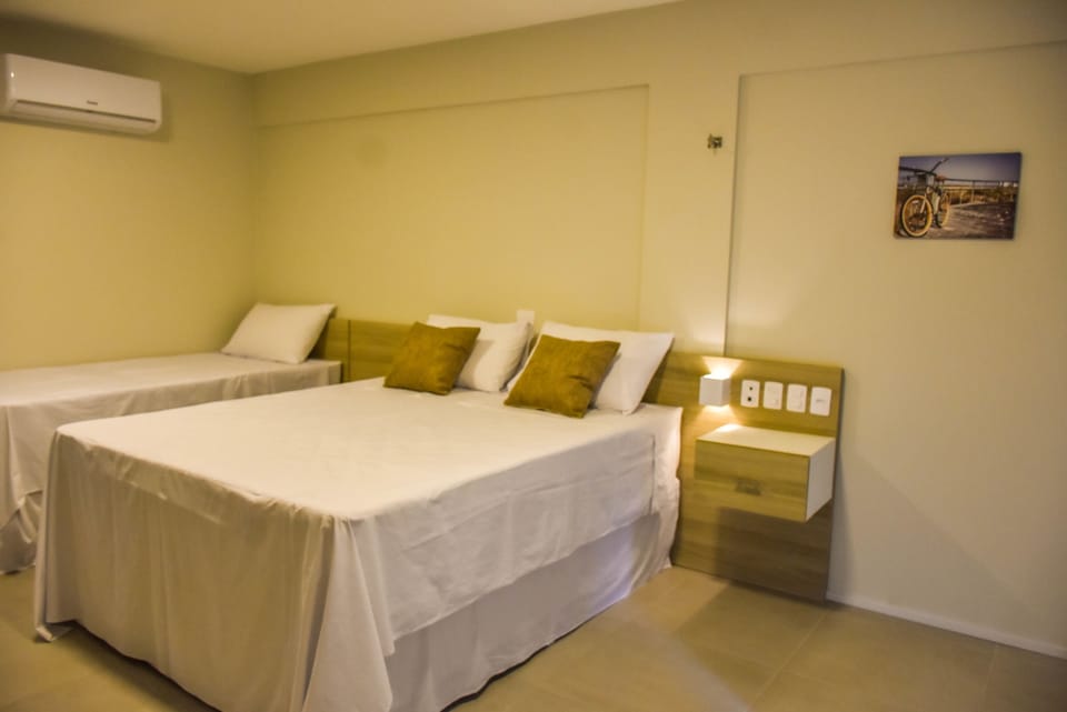 Blackout drapes, free WiFi, bed sheets