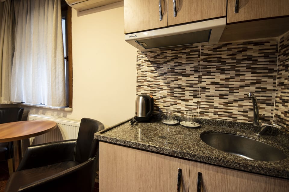 Private kitchenette