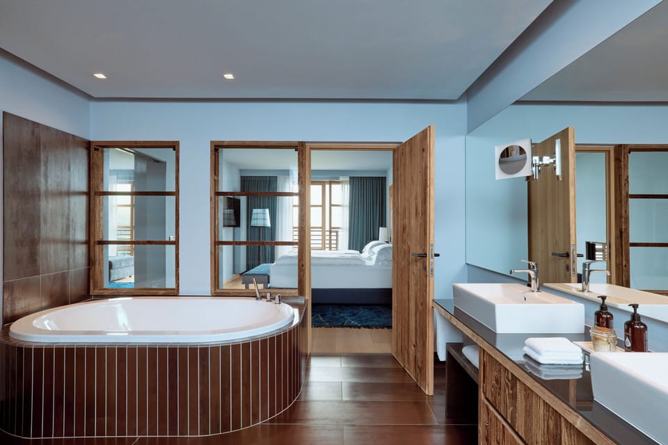 Suite (Mountain) | Bathroom | Separate tub and shower, deep soaking tub, rainfall showerhead