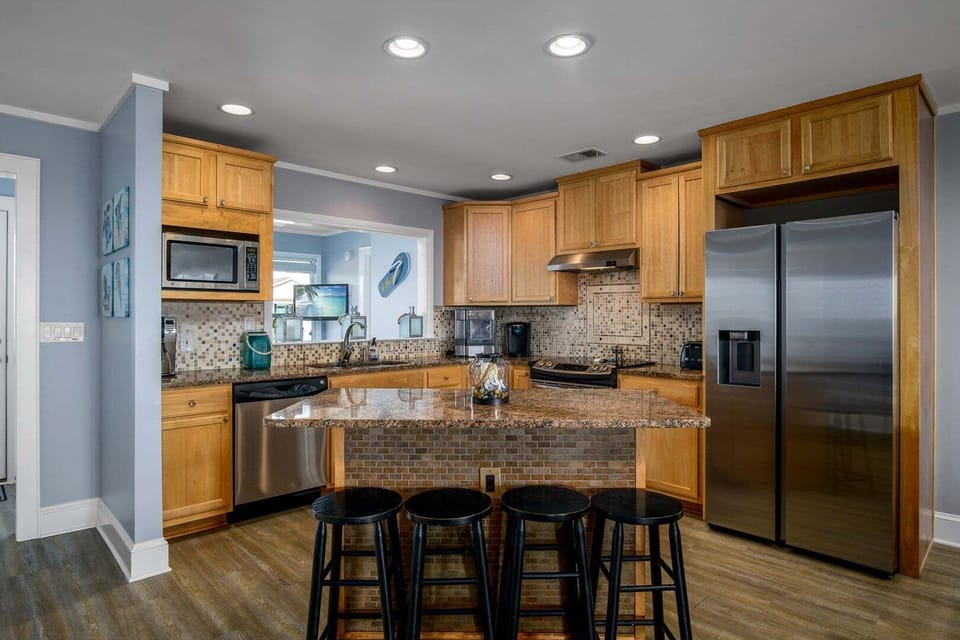 Kitchen (91KB)