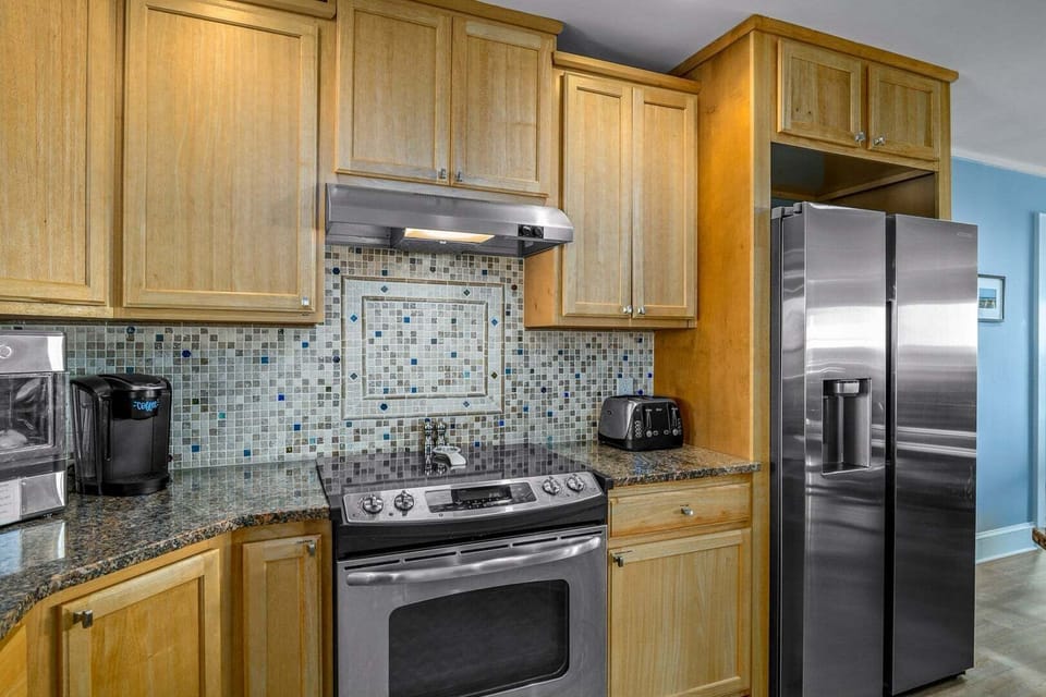 Kitchen (109KB)