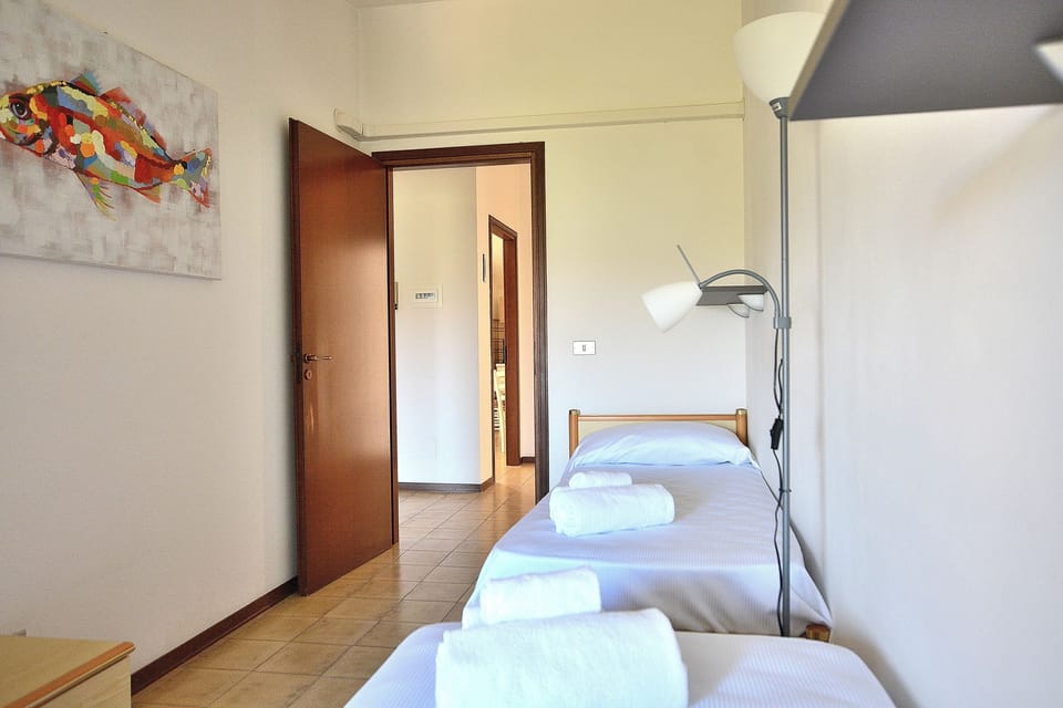 Apartment, 2 Bedrooms, Non Smoking | 2 bedrooms, individually decorated, individually furnished