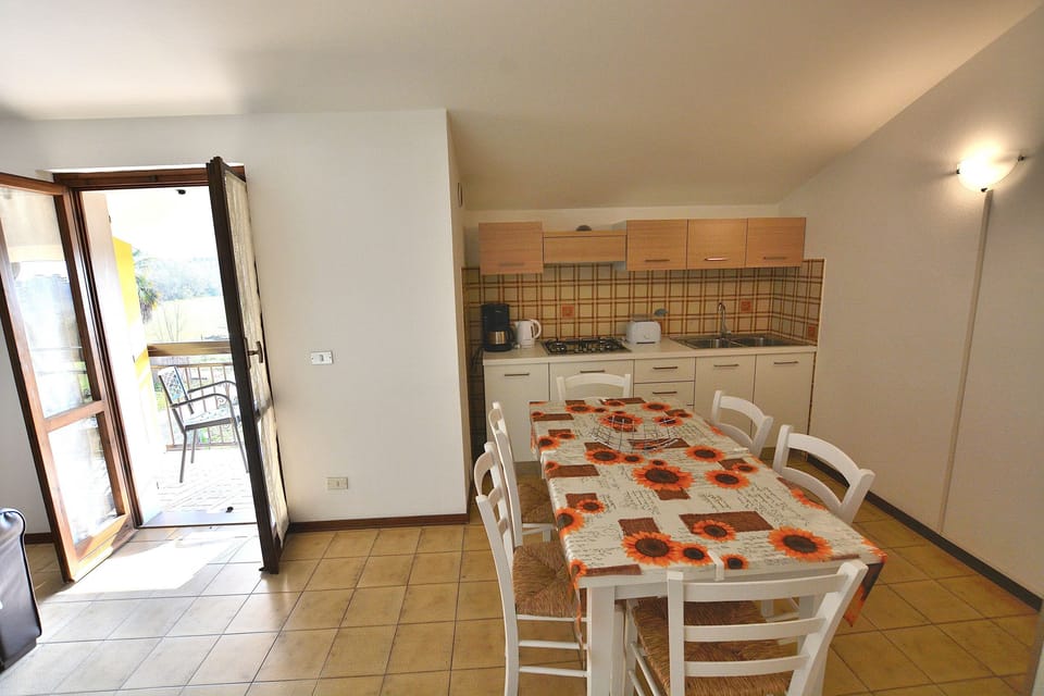Apartment, 2 Bedrooms, Non Smoking | In-room dining