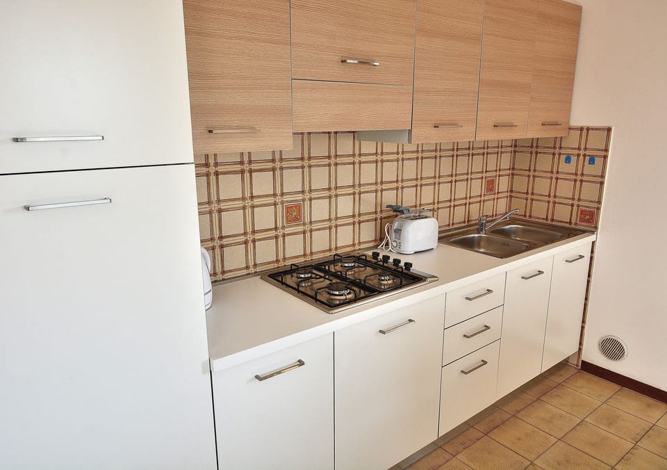 Apartment, 2 Bedrooms, Non Smoking | Private kitchen | Full-size fridge, oven, stovetop, espresso maker