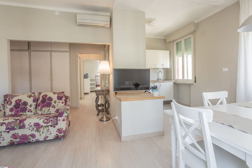 Apartment, 2 Bedrooms | Living area