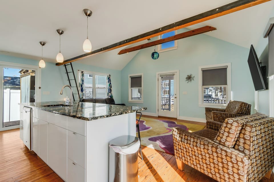 Open and airy space for enjoying it all