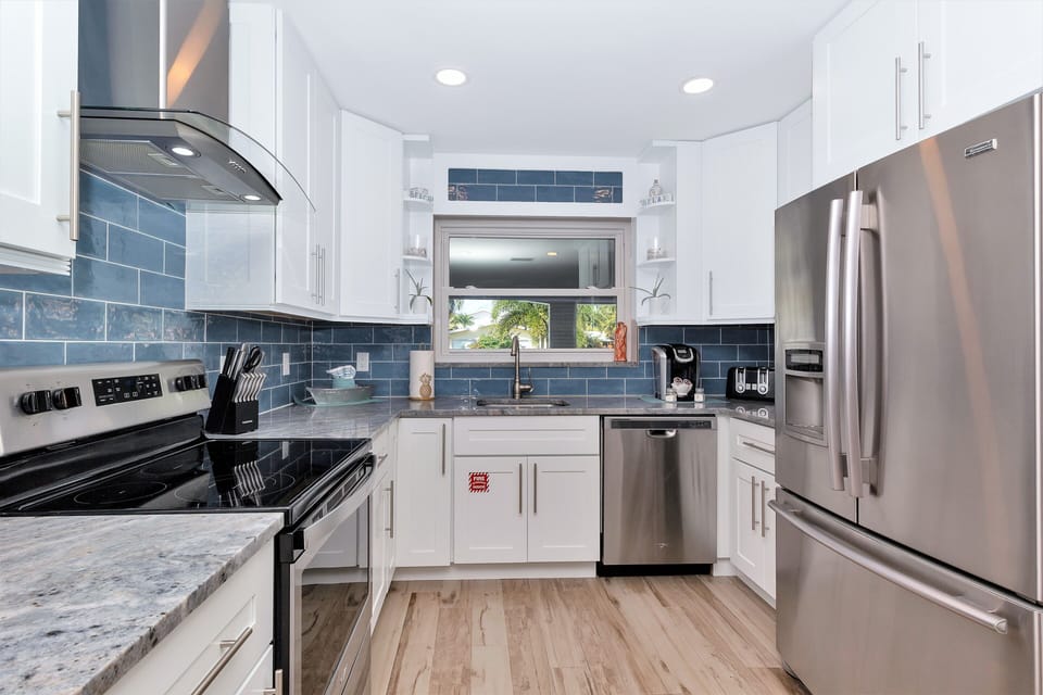 Fully Equipped Custom Kitchen for your Vacation Enjoyment!
