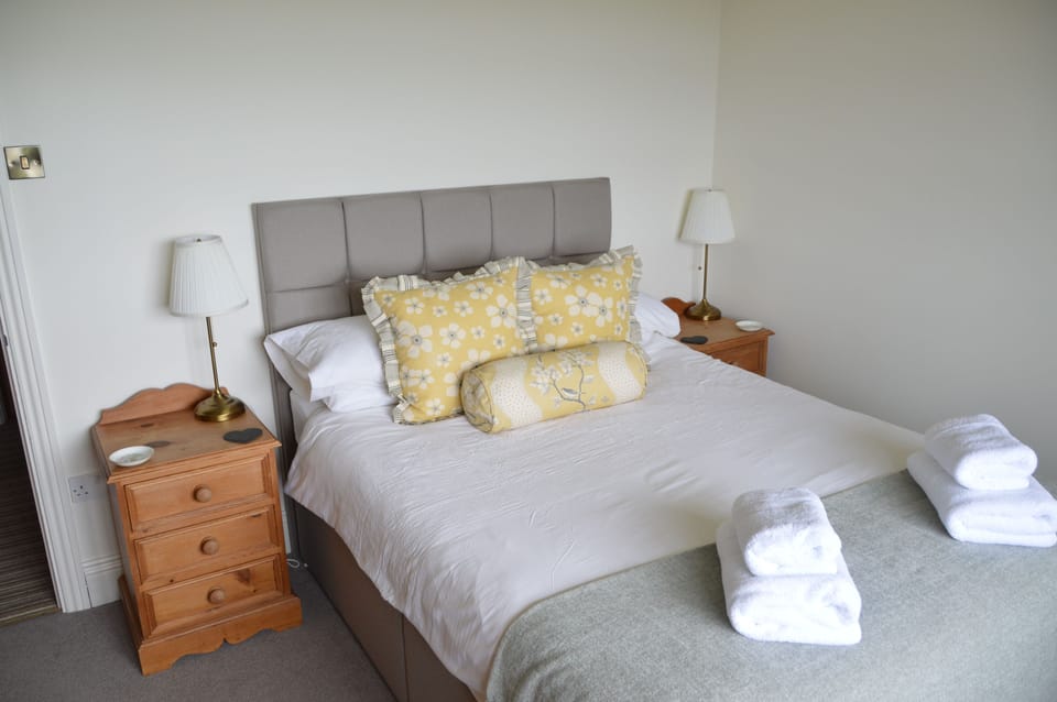 Porthchapel  | Egyptian cotton sheets, premium bedding, Tempur-Pedic beds
