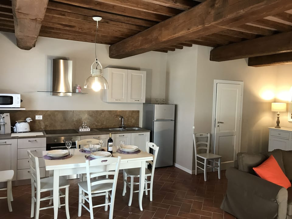 Executive Apartment, 2 Bedrooms, Patio, Hill View | Private kitchen | Full-size fridge, microwave, oven, stovetop